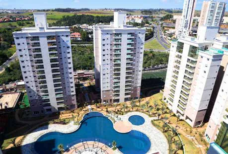 Vista aerea torres piscina condominio