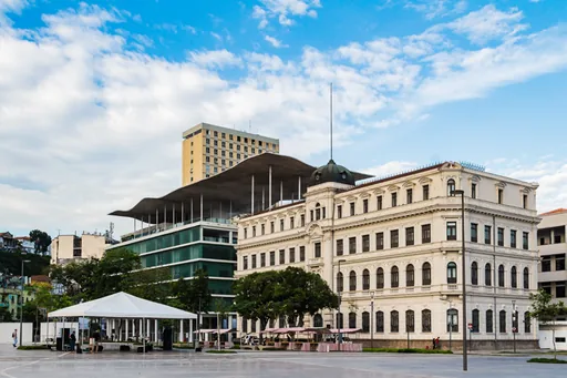 Praca edificios historicos entorno urbano