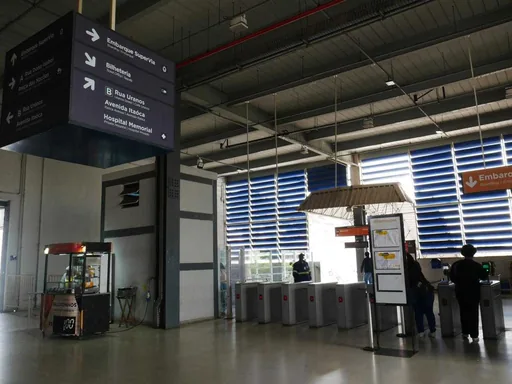 Estacao trem supervia transporte proximo