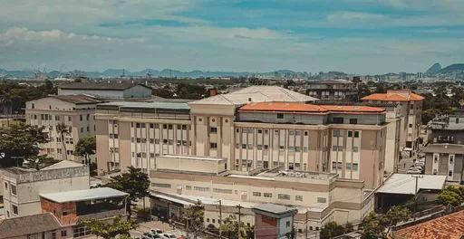 Vista aerea edificio entorno bairro