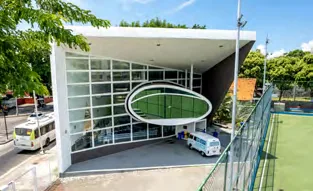 Fachada area clube quadra tenis