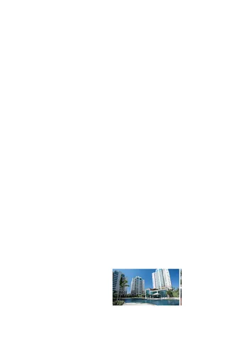 Fachada edificio noturna contexto urbano