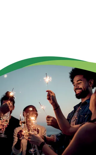 Pessoas celebrando area social empreendimento