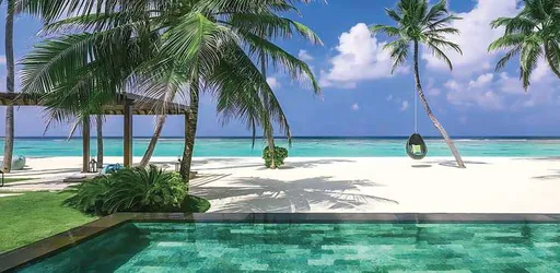 Piscina beira praia area lazer