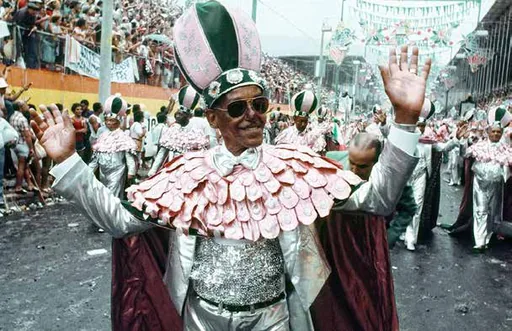 Carnaval cultura local regiao