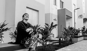 Pessoa area externa empreendimento