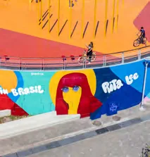 Arte urbana mural colorido regiao